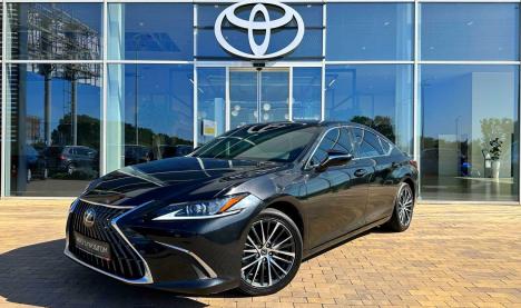 Lexus ES Lexus ES 215 л.с.