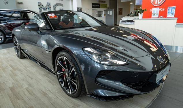 MG Cyberster GT ЧЕРВОНИЙ ДАХ AWD GT ЧЕРВОНИЙ ДАХ AWD 520 к.с.