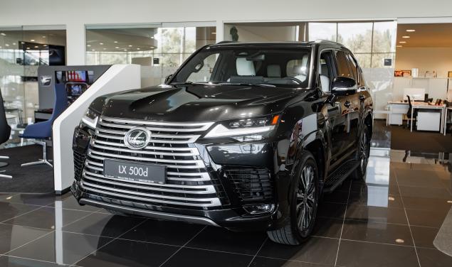 Lexus LX500d