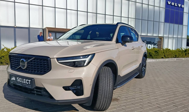 Volvo XC40 Volvo XC40 197 к.с./14 к.с. л.с.