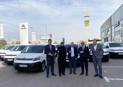 VIDI передала 60 автомобілів компанії «Нова Пошта»