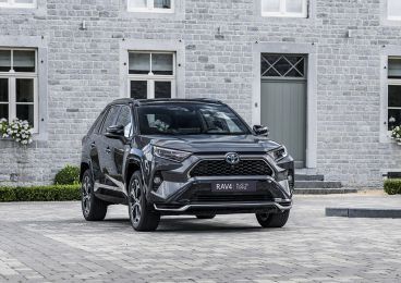 Новий Toyota RAV4 Plug-in Hybrid розпочато приймання замовлень