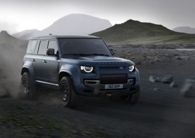 ОБНОВЛЕННЫЙ DEFENDER: ЛЕГЕНДАРНЫЙ 4x4