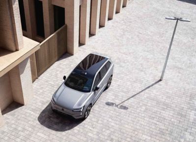Volvo EX90 оновлюється: нові функції безпеки незабаром